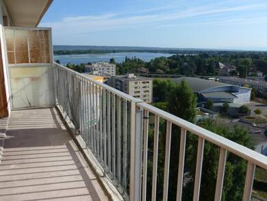 Appartement à louer 850 € 3 pièces 2 chambres 75,6 m² Dernier étage, Étage 8/8 Berthaudieres Decines Charpieu 69150