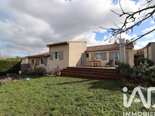 Maison à vendre 231 000 € 5 pièces 3 chambres 120 m² 820 m² de terrain Saint-Georges-sur-Allier 63800