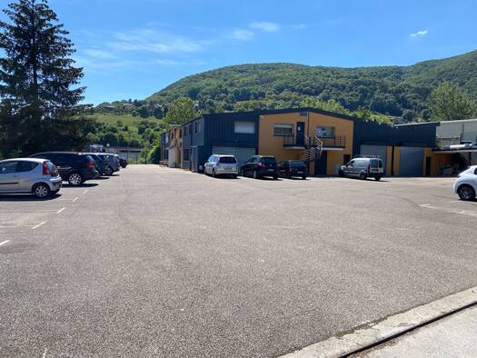 Local d'activités à vendre 295 000 € 800 m² d'espace de stockage Souillet-Vouise Voiron 38500