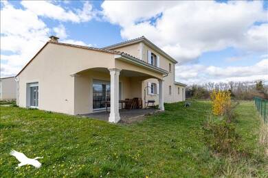 Maison à vendre 311 225 € 5 pièces 4 chambres 165 m² 1 500 m² de terrain Garat 16410