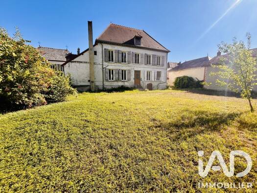 Maison à vendre 250 000 € 8 pièces 5 chambres 232 m² 1 100 m² de terrain Estissac 10190