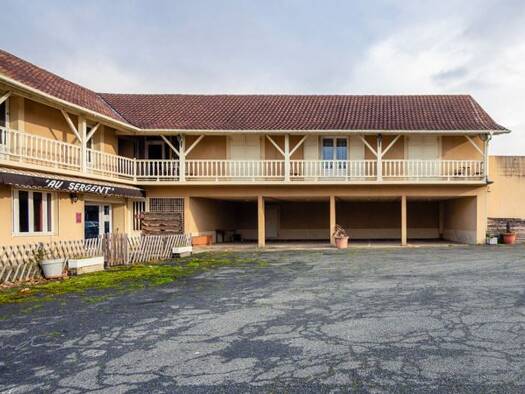 Immeuble à vendre 300 000 € 443 m² Denguin 64230