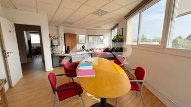 Espace bureau à vendre 346 500 € 184 m² de bureaux Europe-Nord Chatou 78400
