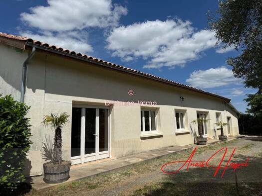 Maison à vendre 220 000 € 5 pièces 3 chambres 139 m² 3 282 m² de terrain Sauveterre-de-Guyenne 33540