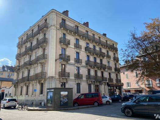 Appartement à vendre 289 000 € 4 pièces 2 chambres 86,7 m² Étage 3/4 Chambéry 73000