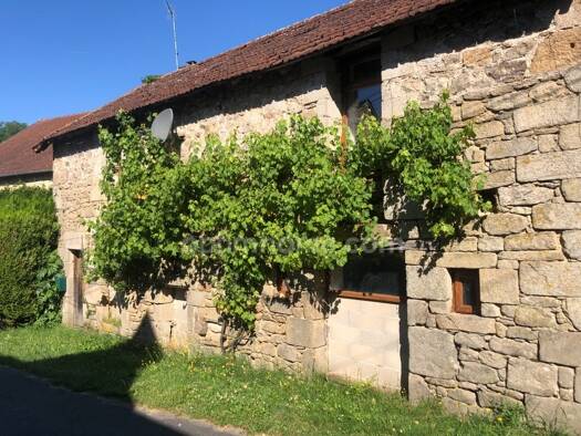 Maison à vendre 45 000 € 3 pièces 2 chambres 82 m² 620 m² de terrain Fursac 23290