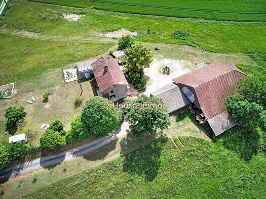 Ferme à vendre 282 960 € 4 pièces 3 chambres 120 m² 23 698 m² de terrain Trentels 47140