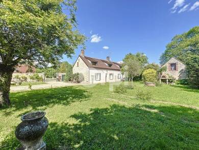 Maison à vendre 252 000 € 4 pièces 3 chambres 151 m² 3 399 m² de terrain Hermé 77114