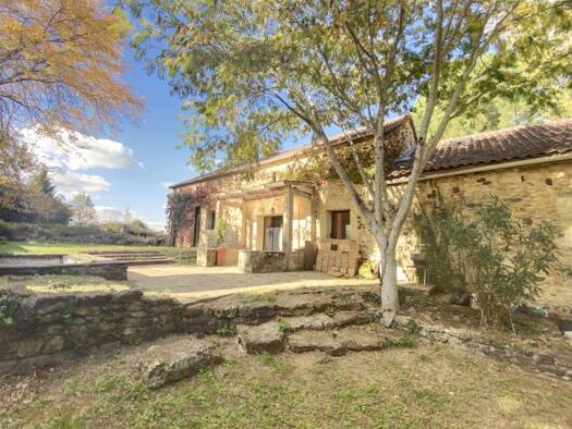 Ferme à vendre 247 000 € 6 pièces 4 chambres 280 m² 15 000 m² de terrain Veyrines-de-Vergt 24380