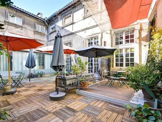 Appartement à vendre 1 175 000 € 14 pièces 357 m² 2 étages Carmes-Infirmieres-Thiers Avignon 84000