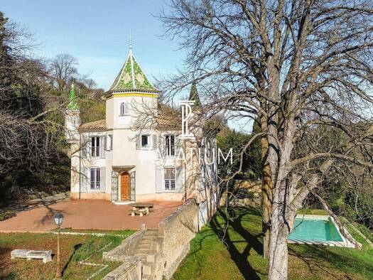 Château à vendre 995 000 € 8 pièces 5 chambres 221,4 m² 11 406 m² de terrain Valensole 04210