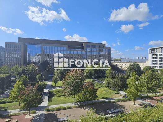 Appartement à vendre 385 000 € 4 pièces 3 chambres 80 m² Étage 4/7 La Plaine-Stade de France Saint-Denis 93210