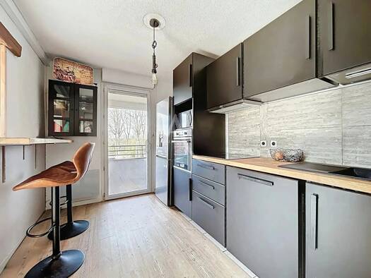 Appartement à vendre 169 000 € 3 pièces 2 chambres 62 m² Étage 2/2 L'Hers Castelginest 31780