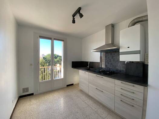 Appartement à louer 680 € 2 pièces 1 chambre 59 m² Étage 3/5 Emile Zola Béziers 34500