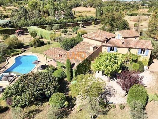 Maison à vendre 1 380 000 € 10 pièces 7 chambres 306 m² 11 000 m² de terrain Trets 13530