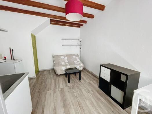 Appartement à louer 328 € 1 pièce 16 m² 1er étage Bagnols sur Ceze 30200