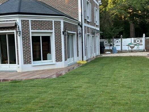 Maison à louer - Première occupation 5 000 € 7 pièces 5 chambres 142 m² 700 m² de terrain Marine Maisons-Laffitte 78600