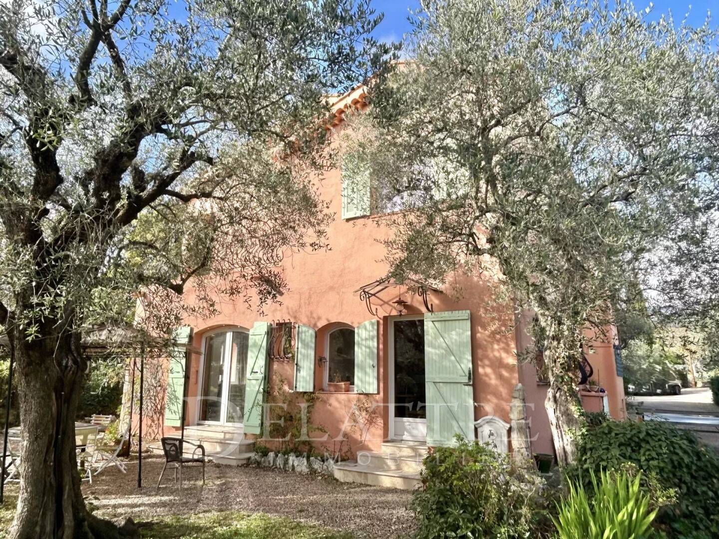 Maison à vendre, 235m², CHATEAUNEUF DE GRASSE