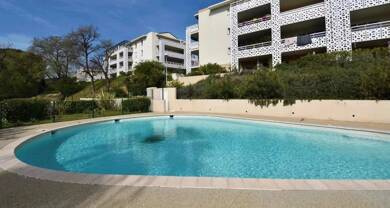 Appartement à louer 1 950 € 4 pièces 3 chambres 79 m² 2ème étage Antibes 06600