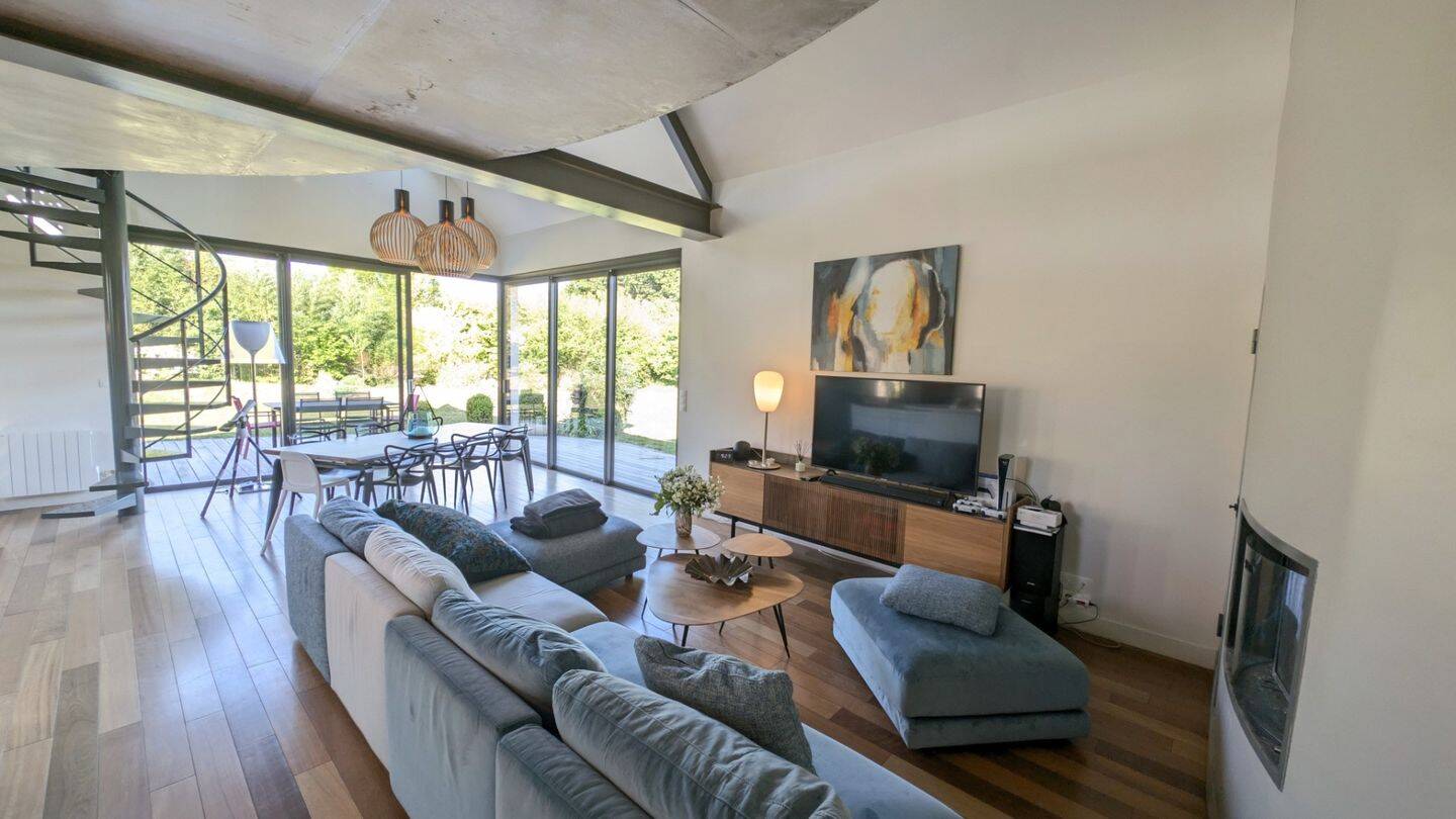 Maison à vendre, 208m², SAINT QUENTIN EN TOURMONT