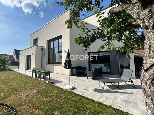 Maison de plain-pied à vendre 499 500 € 7 pièces 5 chambres 203 m² 511 m² de terrain Soliers 14540
