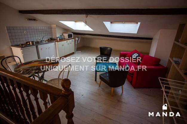 Appartement à louer 580 € 2 pièces 1 chambre 23 m² 4ème étage Centre Ville-Charles III Nancy 54000