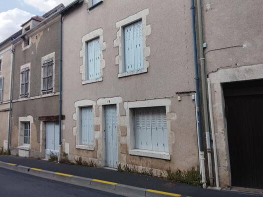 Maison à vendre 53 990 € 3 pièces 2 chambres 70 m² 120 m² de terrain Le Blanc 36300