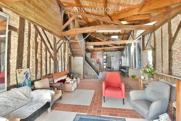 Maison à vendre 253 950 € 6 pièces 4 chambres 350 m² 725 m² de terrain Le Fleix 24130