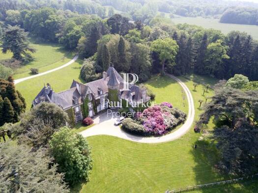 Château à vendre 5 200 000 € 35 pièces 18 chambres 1 600 m² 140 000 m² de terrain La Gacilly 56200