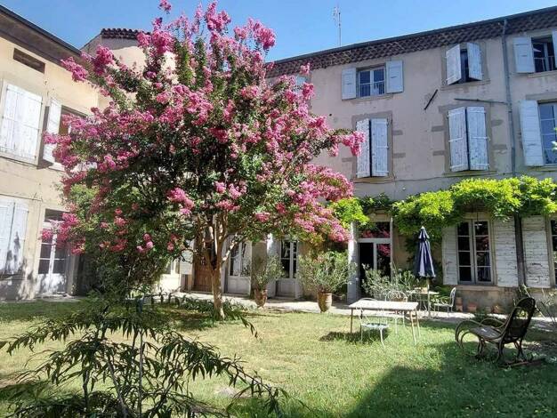 Villa à vendre 730 000 € 20 pièces 12 chambres 600 m² Crest 26400