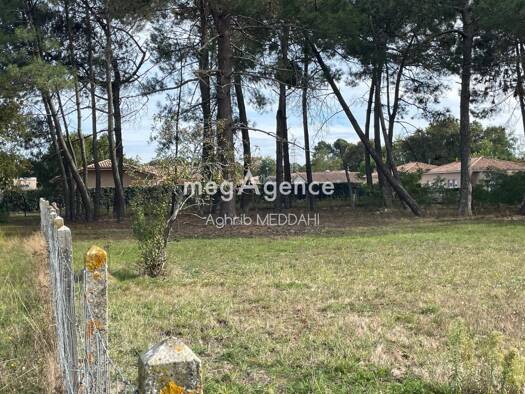 Terrain constructible viabilisé à vendre 245 000 € 622 m² de terrain Saint-Aubin-de-Médoc 33160