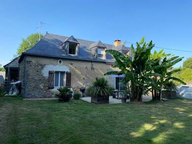 Maison à vendre 218 300 € 7 pièces 4 chambres 129 m² 11 438 m² de terrain Bouère 53290