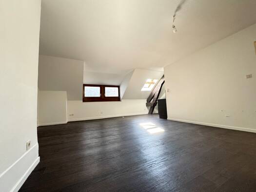 Appartement à louer 385 € 1 pièce 38 m² Étage 3/3 Belfort 90000