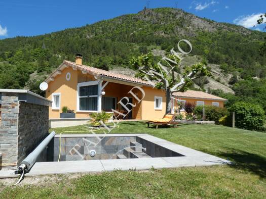 Maison de plain-pied à vendre 397 000 € 5 pièces 4 chambres 155 m² 2 034 m² de terrain Tallard 05130