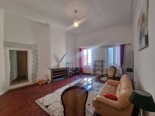 Appartement à louer 610 € 1 pièce 65,7 m² Centre Ville Pont-Saint-Esprit 30130