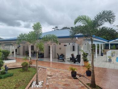 Villa à vendre 882 000 € 7 pièces 6 chambres 250 m² 3 000 m² de terrain Matoury 97351