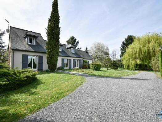 Maison à vendre 374 000 € 5 pièces 3 chambres 160 m² 3 776 m² de terrain Francueil 37150