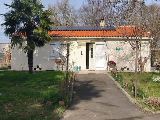 Maison de plain-pied à vendre 333 000 € 5 pièces 3 chambres 117 m² 2 718 m² de terrain Chaniers 17610