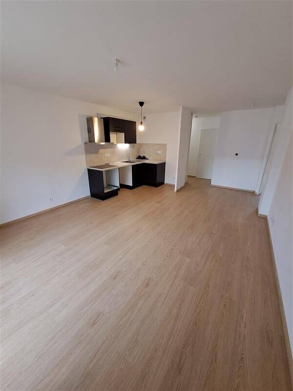 Maison à louer, 62m², LA TOUR DE SALVAGNY