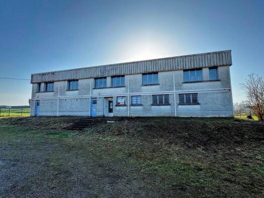 Local commercial à vendre 290 000 € 2 010 m² de surface de vente Étain 55400