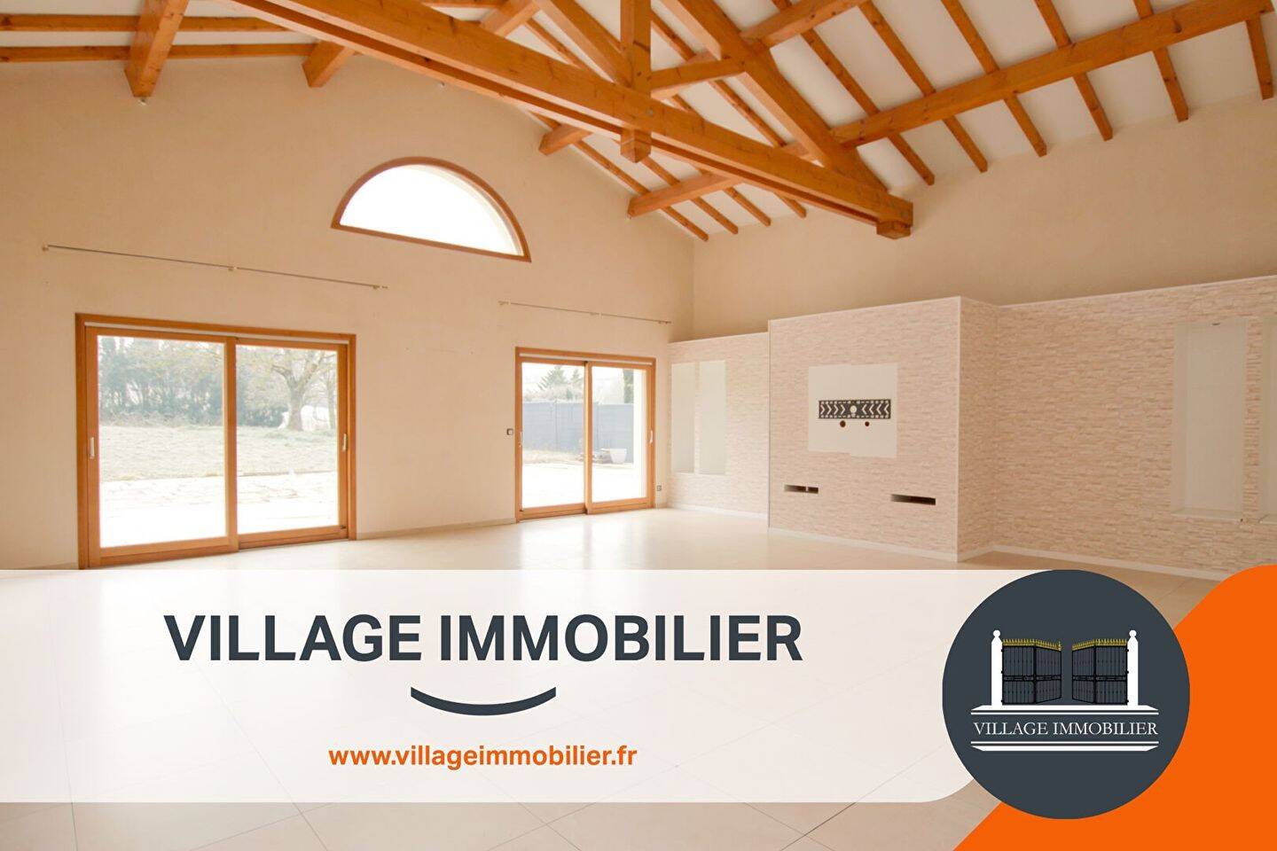 Maison à vendre, 343m², SAINT PIERRE DE CHANDIEU