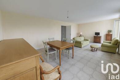 Appartement à vendre 148 500 € 4 pièces 2 chambres 95 m² Dernier étage, Étage 2/2 Champs-Complexe Agricole Châlons-en-Champagne 51000