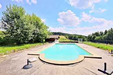 Chalet à vendre 339 000 € 6 pièces 4 chambres 145 m² 6 000 m² de terrain St Germain l Herm 63630
