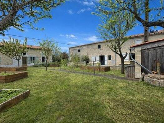 Maison à vendre 355 000 € 5 pièces 4 chambres 160 m² 1 980 m² de terrain Sud Ouest Aiffres 79230