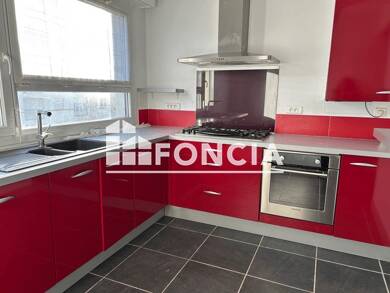 Appartement à louer 793 € 3 pièces 2 chambres 72,7 m² Étage 1/3 Kervaric-Kerichant-Lanveur Lorient 56100