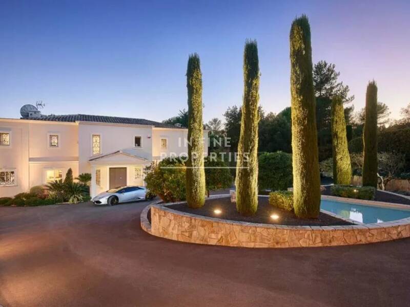 Maison à louer, 240m², VALBONNE