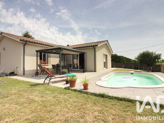 Maison de plain-pied à vendre 294 000 € 5 pièces 3 chambres 90 m² 768 m² de terrain Saint-Pierre-d'Aurillac 33490