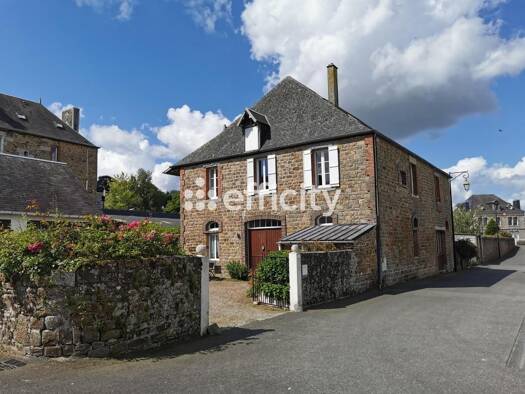 Maison à vendre 248 000 € 12 pièces 7 chambres 240 m² 442 m² de terrain Noues de Sienne 14380