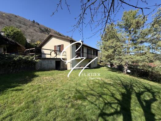 Maison de plain-pied à vendre 239 000 € 4 pièces 3 chambres 93 m² 1 041 m² de terrain Voiron 38500