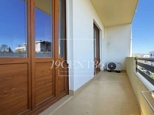 Appartement à vendre 260 000 € 4 pièces 3 chambres 75,79 m² Étage 5/7 Le Grand Trou Lyon 8ème arrondissement 69008